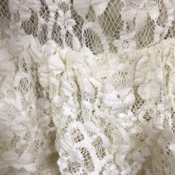 Kings Crown Collection cream champagne tiered ruffled lace skirt extender MEDIUM - Picture 8 of 12